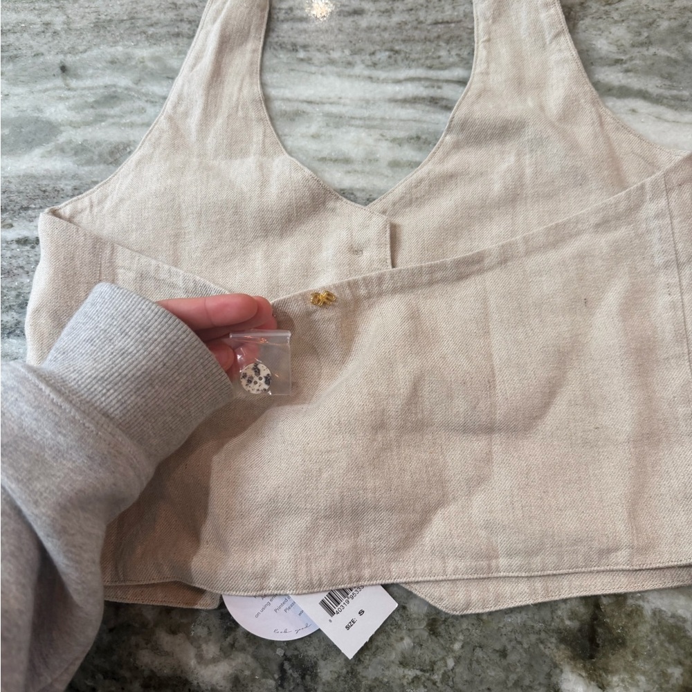 NWT PQ TAN PAYTON LINEN VEST
Size Small - Picture 11 of 12